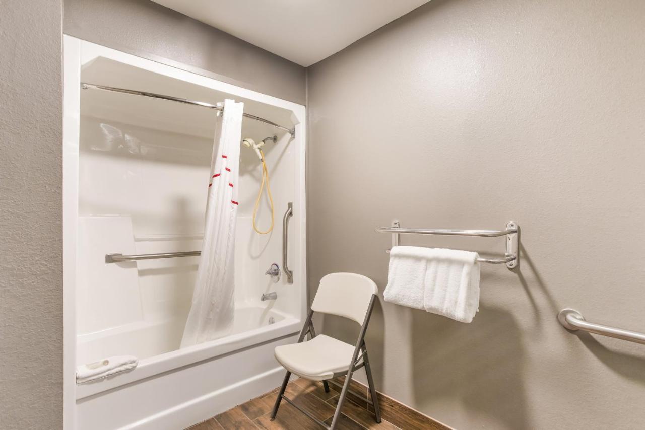 Red Roof Inn & Suites Athens, Al Eksteriør bilde