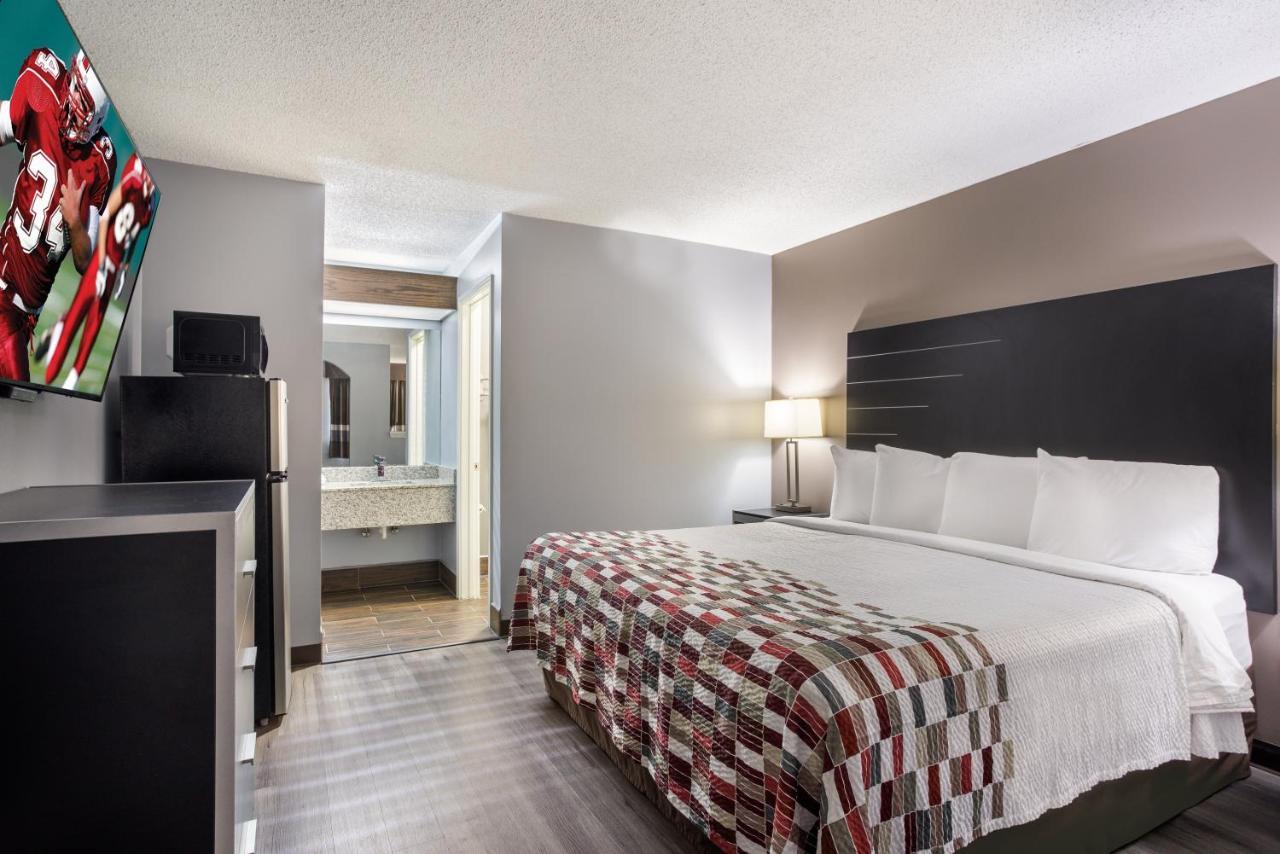 Red Roof Inn & Suites Athens, Al Eksteriør bilde