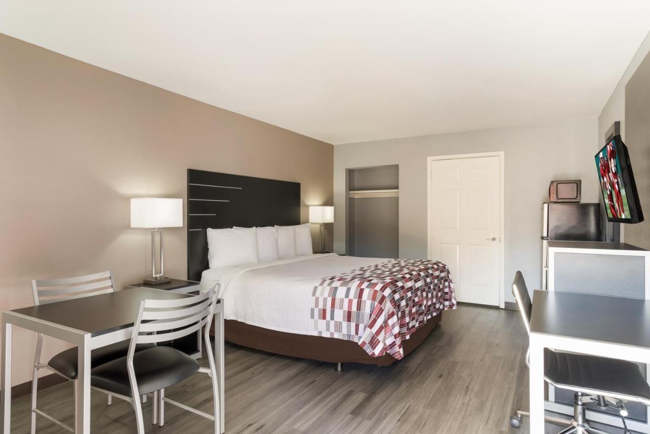 Red Roof Inn & Suites Athens, Al Eksteriør bilde